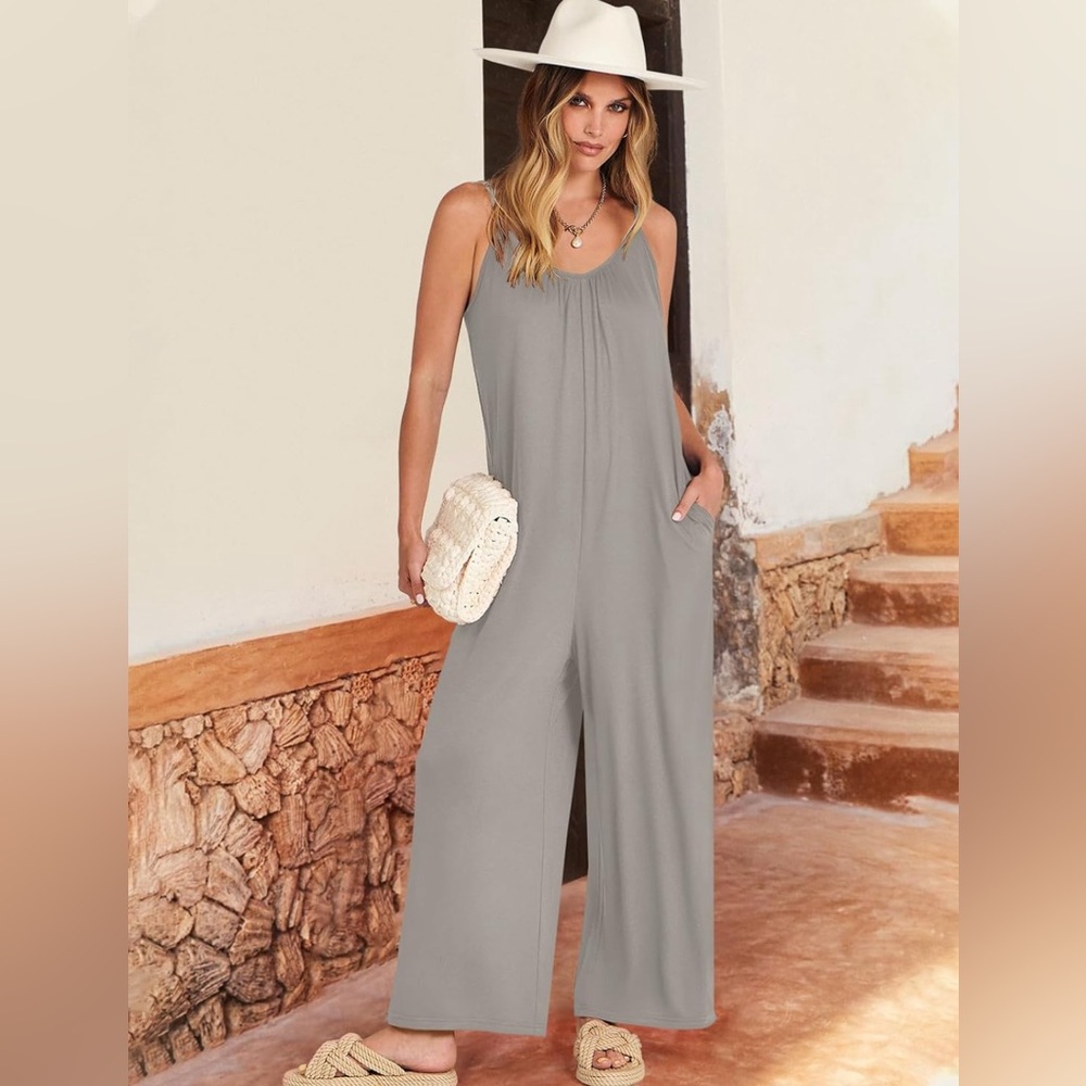 NWOT Neutral Jumpsuit Romper with Pockets - M